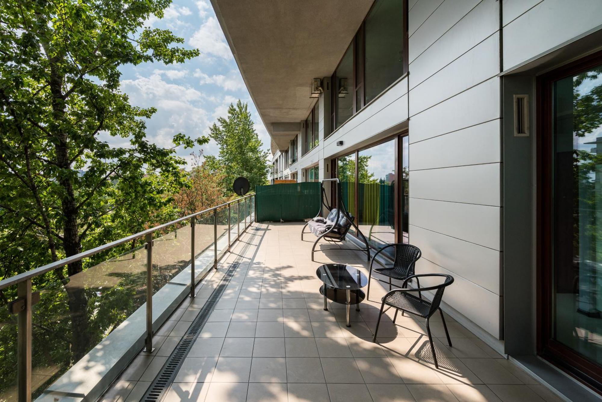 Ochota Deluxe Apartment Варшава Екстер'єр фото