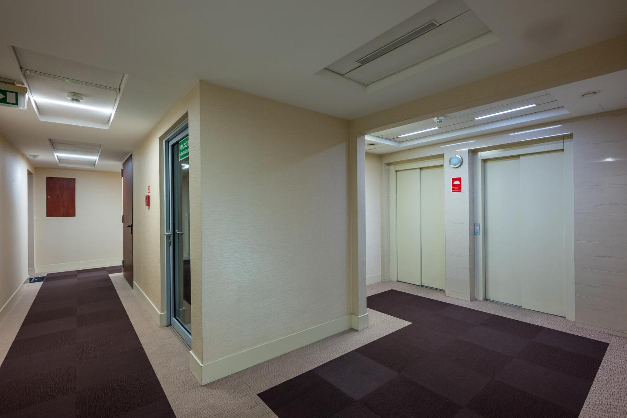 Ochota Deluxe Apartment Варшава Екстер'єр фото